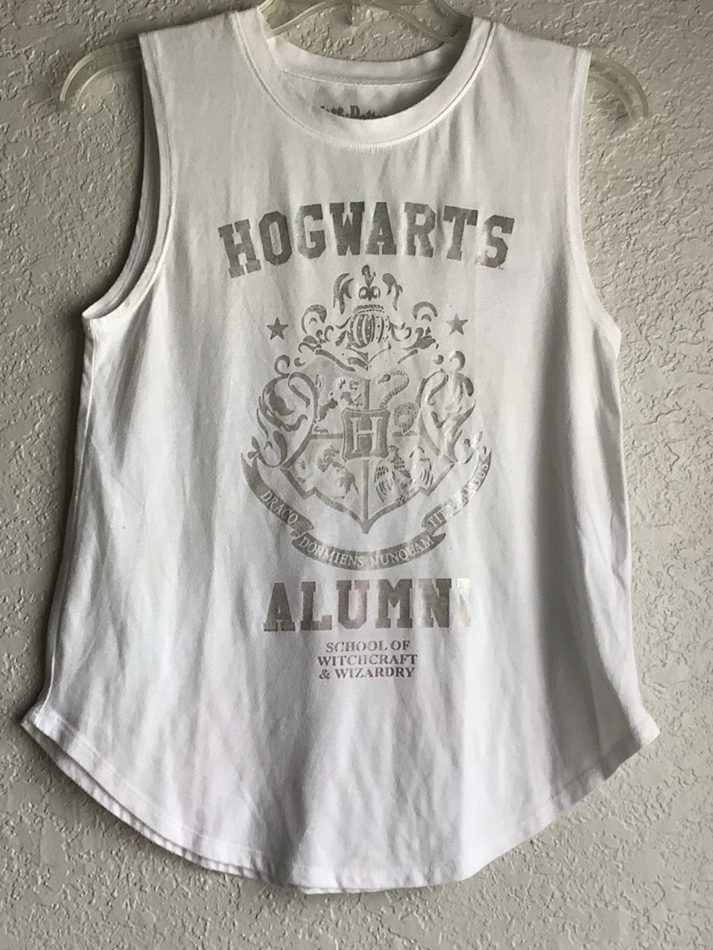 Warner Bros. White Hogwarts Alumni Muscle Tank with Metallic Crest